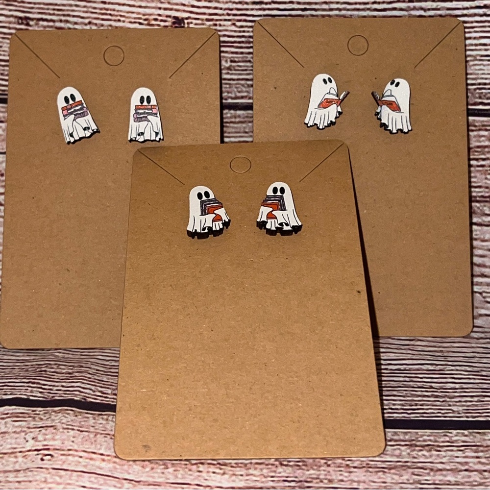 SUPER CUTE GHOST HOLDING BOOKS WOOD EARRINGS